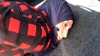 Pakistani wife gets fuck by her kinky lover outdoor