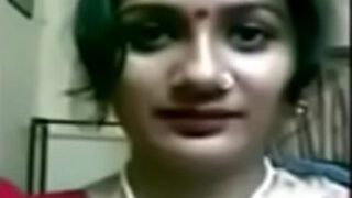 Sexy Bangla x video of a striping boudhi on camera