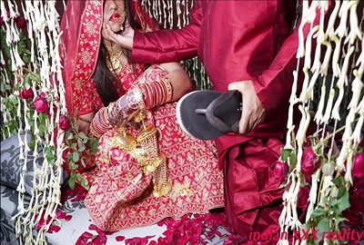 Suhagrat Sex With Husband - Indian couple's rough suhagrat sex video