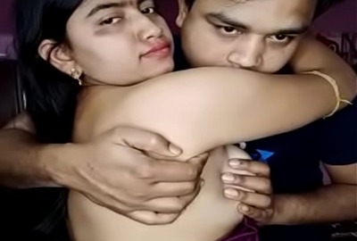Vive Desi Sex Porn - A nude couple goes live online in an Indian desi sex video