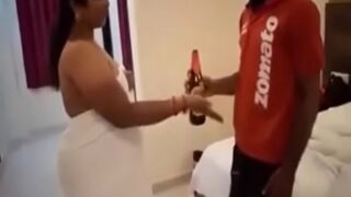 Indian Tamil sex video of an aunty and a delivery guy