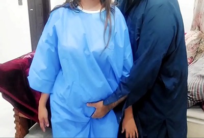 Man seduces a nurse and fucks her in the Pakistani xxx video