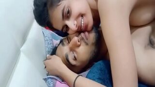 Hot Indian girl sex video with her perverted BF in a hotel room