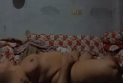 A Dhaka couple fucks like an animal in a Bangladeshi sex video