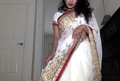 New Upload • HD • Gurugram — Hot Chennai milf strips on a webcam in Tamil sex