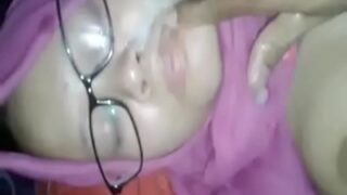 A milf takes her stepson’s cum on her face in Bangladesh sex