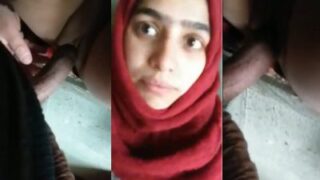 A Lahore guy fucks Hijabi GF’s bald pussy in Pakistani sex