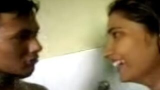 College couple’s desi sex video from their bathroom