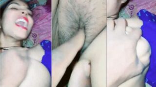 Husband rubs wife’s pussy in desi sex video