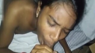 Cock hungry slut almost eats her lover’s dick in Tamil sex
