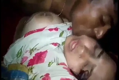 Married couple's midnight romantic desi sex video – HamaterDesi.com – HamaterDesi.com
