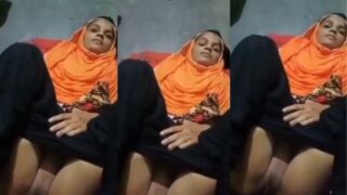 Nude, hijabi lady enjoys Pakistani sex with her client