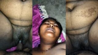 Busty milf records her sex MMS with her lover