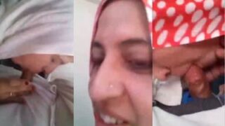 Hijabi lady sucks a professor’s dick in Pakistani sex video