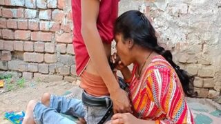 Lover fucks his village girl outdoors in desi porn