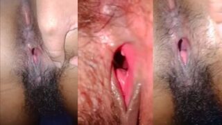 The horny milf shows her desi pussy on camera